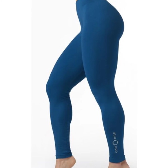 Michelle Lewin Skinflex leggings - Picture 2 of 4